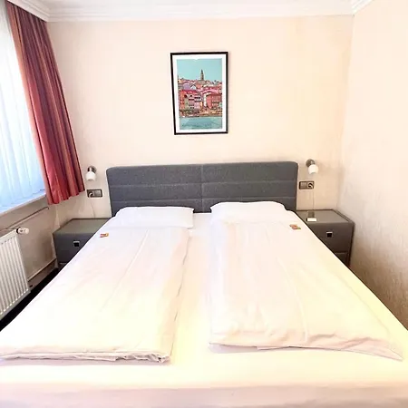 Hotel Zur Loreley Garni Mit Grossem Fahrradraum Sankt Goar